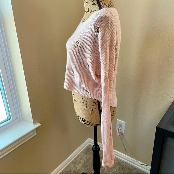 EXPRESS : Distressed Pink Crop Sweater - Picture 3 of 6
